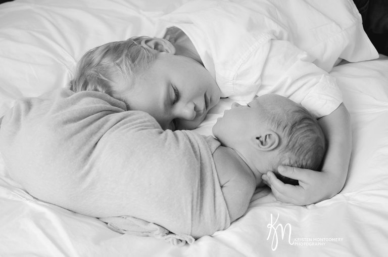 Newborn and Big Sibling Photos, Newborn and Big Brother Candid Photos