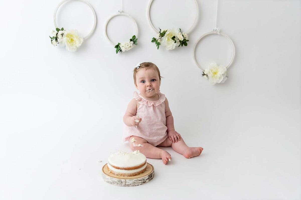 Charlotte First Birthday Photographer, First Birthday Photography, Charlotte Cake Smash Photographer, Cake Smash Pictures, Birthday Pictures, Floral Hoops Birthday